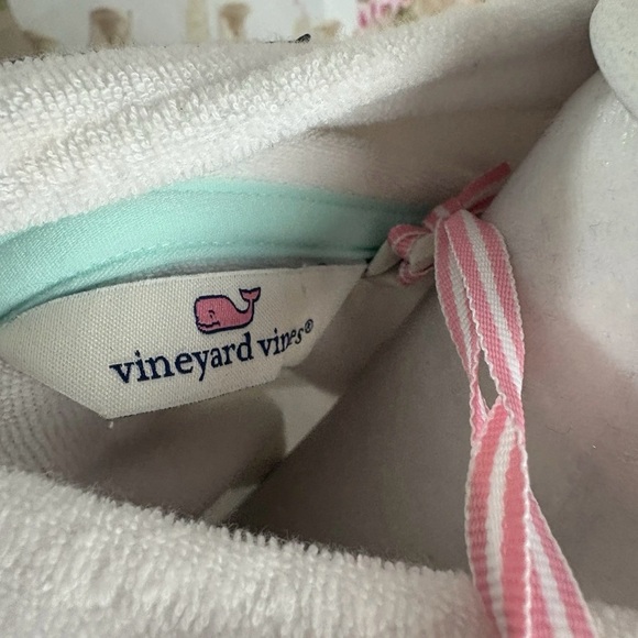 NEW Vineyard Vines Pop Terry Towel Shep White Pullover with Pink Accents - Picture 10 of 10